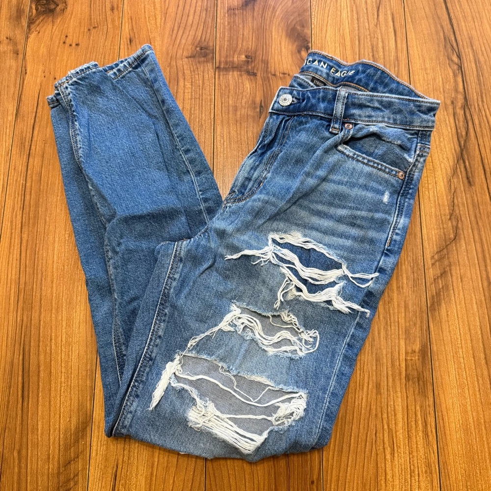 American Eagle Mom Jeans size 4